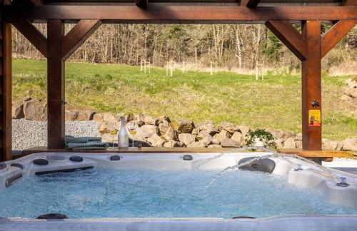 Nature Retreat Pool, Hot Tub, Sauna, Hiking-Caves - Photo 4