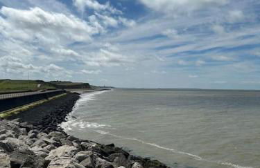 Modern apartment near the beach free parking - Photo 12