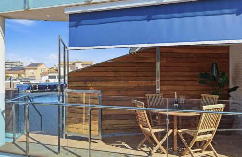 Apartamento en Port Trebol con parking privado y acceso directo a la piscina - Photo 10