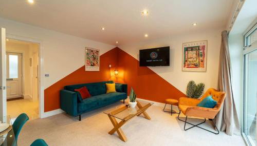 Stylish Home with Free WiFi & Parking - Netflix -Ideal for Relocation - Foto 3