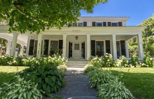 Picture Postcard Mansion in Manchester Village - Foto 4