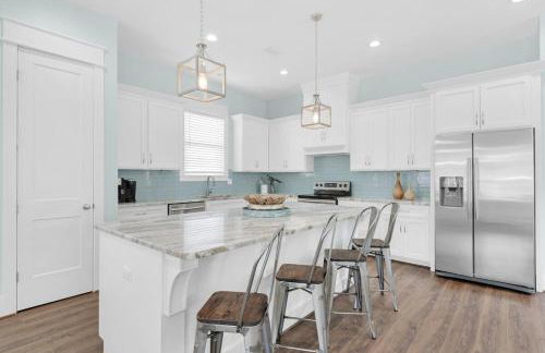 Breeze- New 2 blocks to beach - Sleeps 26 - Pool - Foto 45