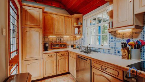 Unique Boathouse, detached free parking x4 cars - Foto 2, stove, dishwasher