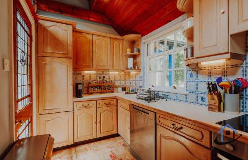 Unique Boathouse, detached free parking x4 cars - Foto 2