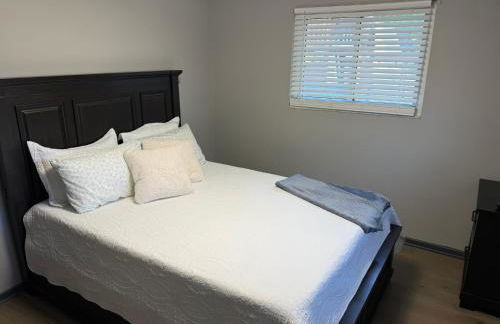 Delightful 3 Bd Home with King size bed, hot tub, playground! - Foto 34