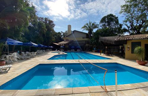 Fabuloso flat 241, Amarílis, Riviera de São Lourenço 3 Piscinas climatizadas carregador veiculo eletrico 2 quartos sendo uma suíte internet 500mb Adega, cozinha equipada completa, serviço de praia fim de semana limpeza trocas de toalhas, - Foto 71