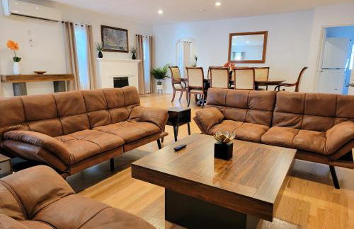 Private and large 2 bedroom house with Pool table, backyard and office near attractions - Foto 3