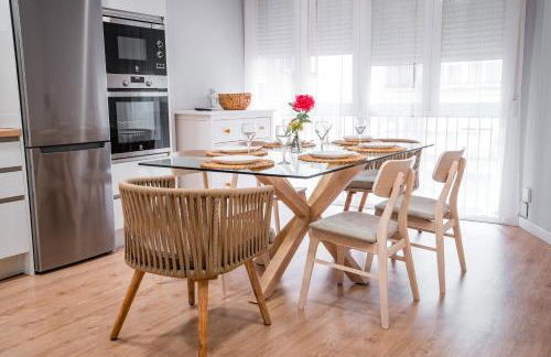 Apartamento turístico con 3 dormitorios en Granada QH Estación de Tren - Photo 2