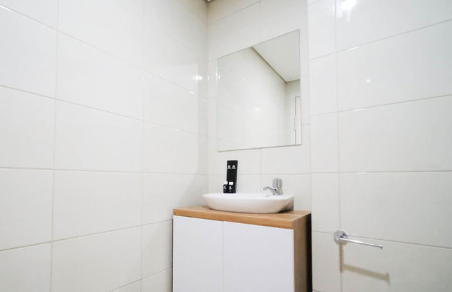 Comfy Studio Loft Connected To Mall At Icon Gresik Apartment - Foto 11