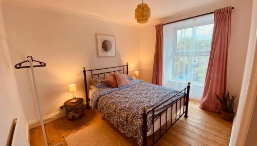 Beautiful 2 bed end terrace Victorian town house - Foto 3