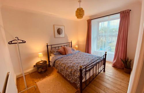 Beautiful 2 bed end terrace Victorian town house - Foto 3