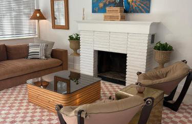 Mid-Century with Outdoor Oasis - Foto 12