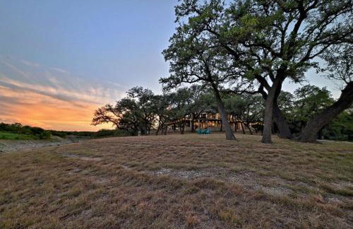 Luxury Lakefront Escape on Lake Travis - Photo 44