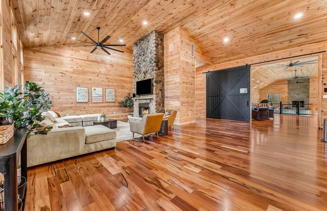 Grand Timber by Avantstay Indoor Pool Sauna Sports Court Game Room More - Foto 13