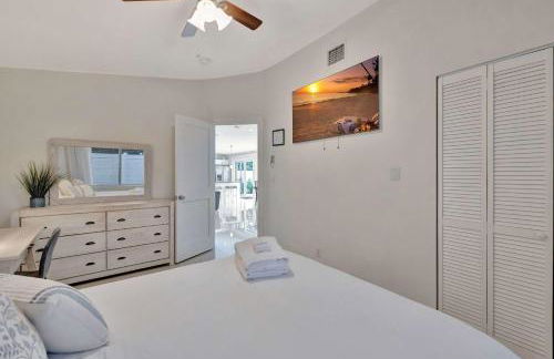 Waterfront Oasis w/ Enclosed Pool! - Foto 39