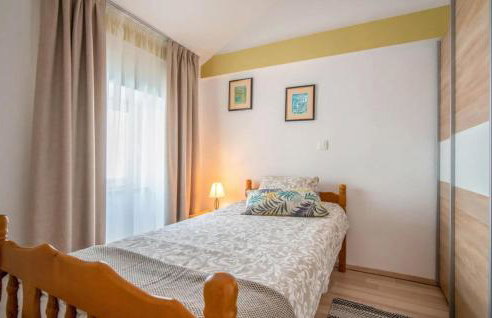 2 Bedroom Gorgeous Apartment In Veli Brgud - Photo 13