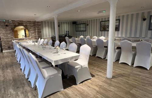 New Hobbit, stunning views, sleeps 42, Bar, Hot Tub - Foto 75