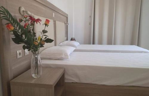 KELLY APARTMENTS - Photo 14