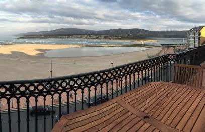 Tres dormitorios con magníficas vistas al mar - Foto 6