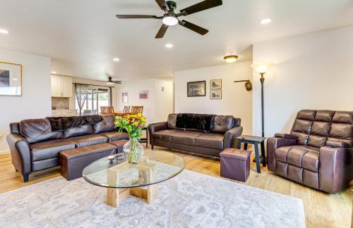 Water Views and Hot Tub Kims Kastle in Stanwood! - Foto 6