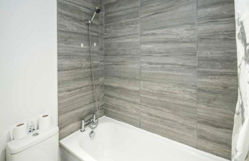 Cozy Retreat Near Heathrow Airport - Foto 17