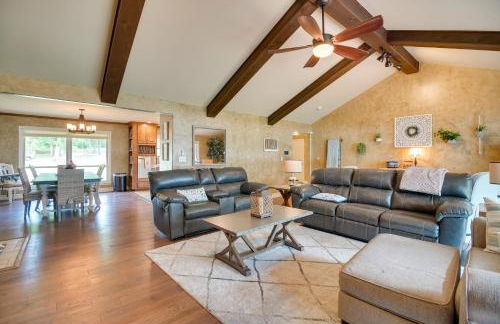 On-Site Lake Access Group Getaway in Afton - Foto 6