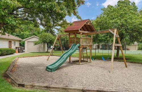 Quiet 2-Bedroom Condo with Garage and Fast Wi-Fi - Foto 24