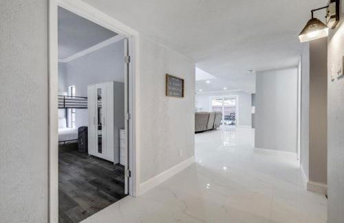 Luxurious 5BR 2BA Holiday Home with Pool, Grill, Sauna & Game Room - Foto 32