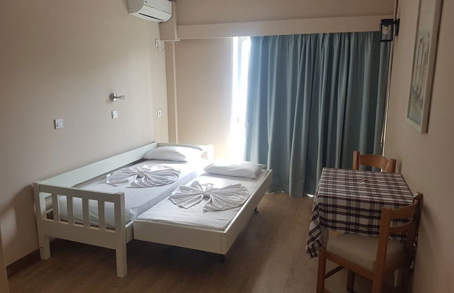 Bristol Hotel & Apartments - Photo 20