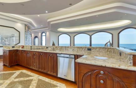 Bay Estate Luxe Waterfront Home w/ Private Pier, Main+guest House, Bay Views - Foto 32