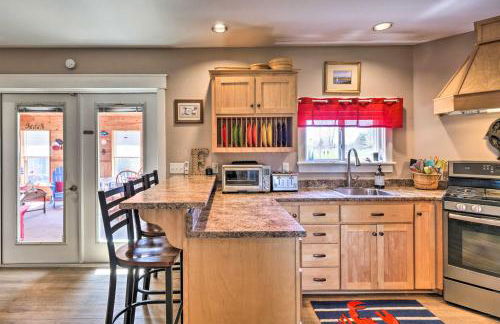 Nautical Lubec Cottage with Fire Pit and Grill! - Foto 9