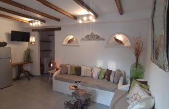 Siroccos Apartment - Photo 17