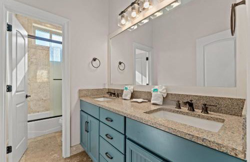 Belleza Del Mar With Game Room And Lakefront Pool - Photo 40