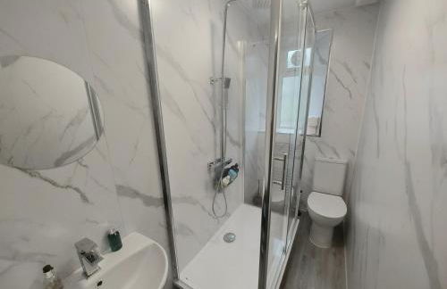 The Puffins - Largs 2-Bedroom Ground Flat - Foto 13