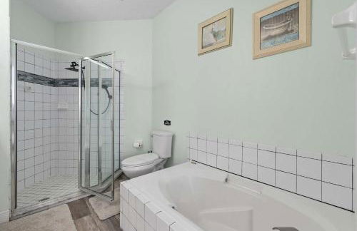 Single-Level Home w Heated Pool & 9MI to Disney - Photo 19