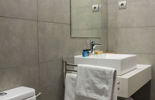 Arenal Suites Preciados - Photo 49