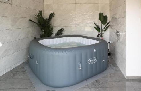 Nice Home In Draganic With House A Panoramic View - Foto 6