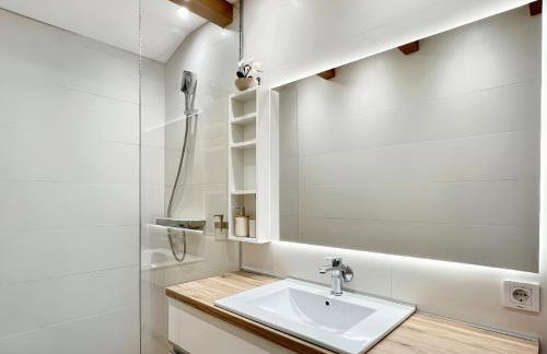 Villa Liberta - Private Family Villa with Pool & Garden - Photo 4