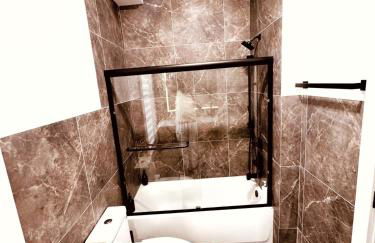 Downtown Cincinnati Boutique at Newport 3BR with 100in Cinema TV - Foto 69