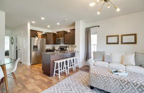 Walkable Lynchburg Condo with Private Balcony - Foto 7