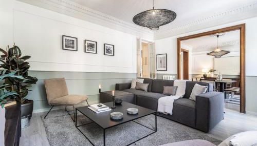 Zambrano - 4 bedrooms and office in Trafalgar - Photo 3