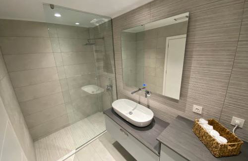 Thea Suite - Photo 16