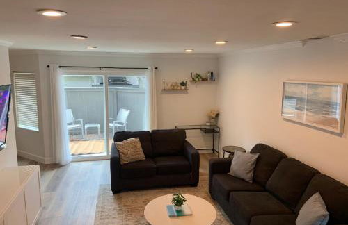 Beautifully Remodeled 2BR Prime Irvine Location - Photo 3