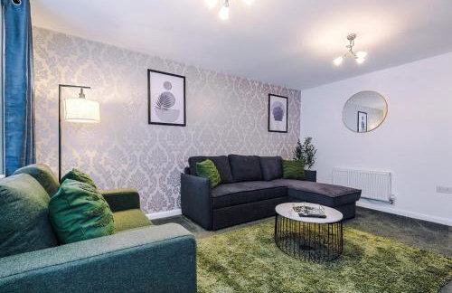 NEW! Presented by LTJ Prime Key Properties, Driveway Parking, Free WiFi - Foto 1