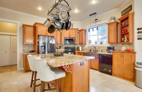 Hot Tub, Pavilion! Family Home Near UO and Autzen - Photo 10