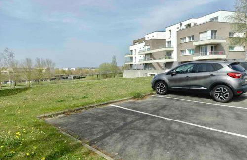 Le Domaine Réservé , parking et écrin de verdure - Foto 19