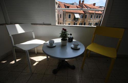 Luxury living Apartments - Photo 11