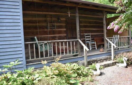 Restored1850s log cabin, with gazebo and gardens! 1 mile to downtown Weaverville - Foto 22