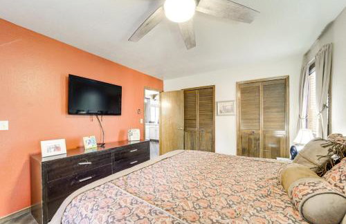 Fire Pit and Wraparound Porch Munds Park Cabin! - Foto 12