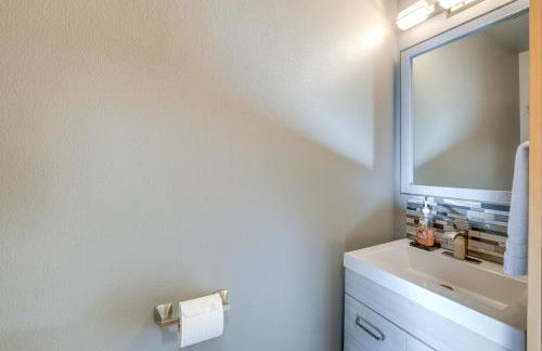 Stunning Mount Vernon Home with Big Lake Views! - Foto 13